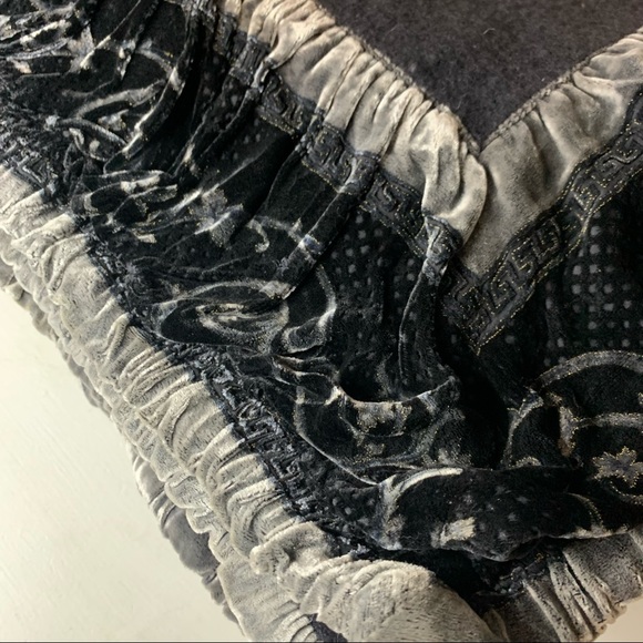 Gianni Versace Black Gray Lambswool Velvet Trim Throw Blanket 70 x 70 Italy - Picture 3 of 8